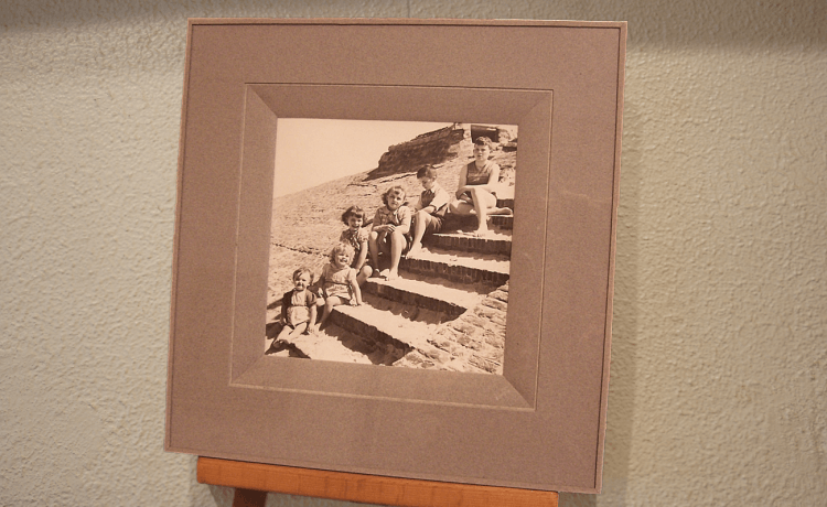 Cadre à Part Annecy - Cadre naturel bois papier carton photo famille enfant maman plage bord de mer